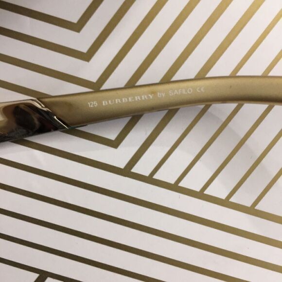 Vintage Burberry Shades with Interchangeable lenses - Picture 4 of 10